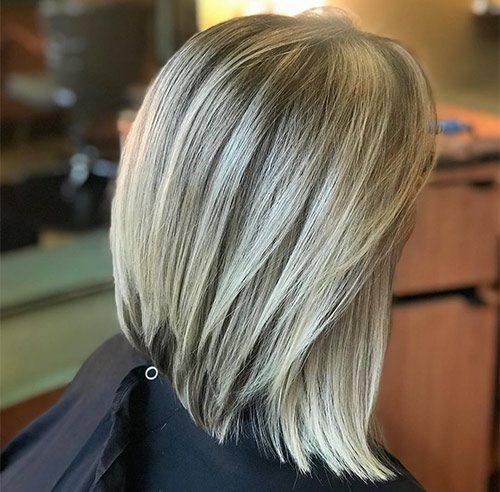 Shaggy-Haircut-Styles-2020-for-Women- Blonde Curved Bob 