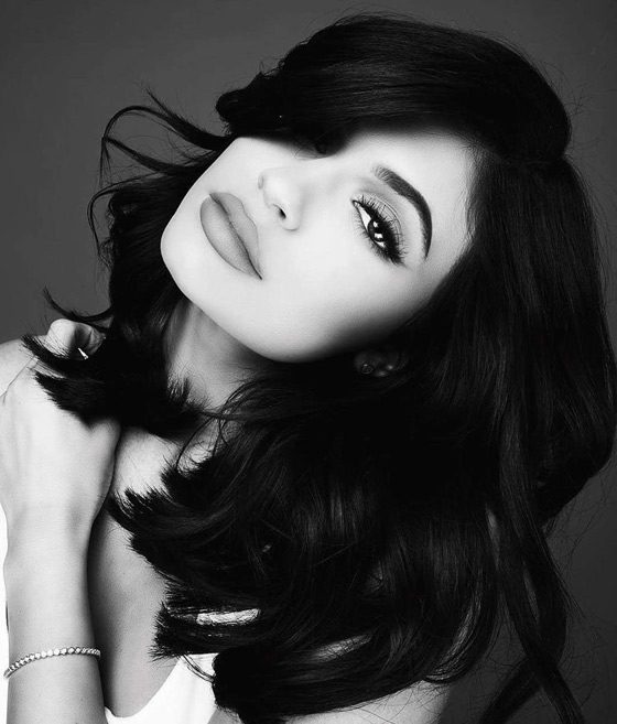 Kylie Jenner Hairstyles-Bodacious Curls styles