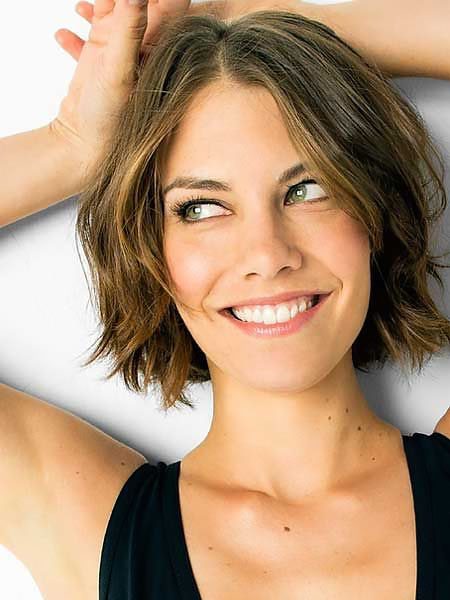 Short Wavy Hair with Middle Part-Medium Length Hairstyles For Women