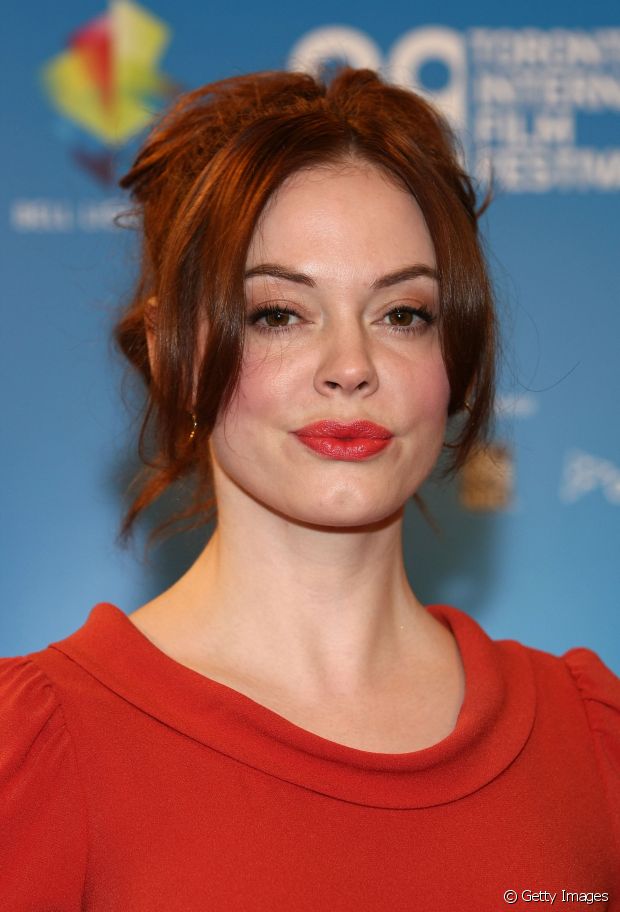 Rose McGowan red hair color shade